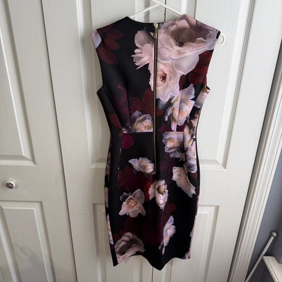 Calvin Klein floral v neck formal dress size 4 - Picture 6 of 6